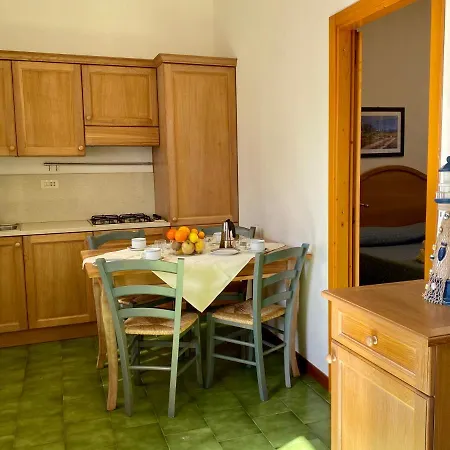 Terme Isola D'elba Srl מלון דירות פורטופראיו