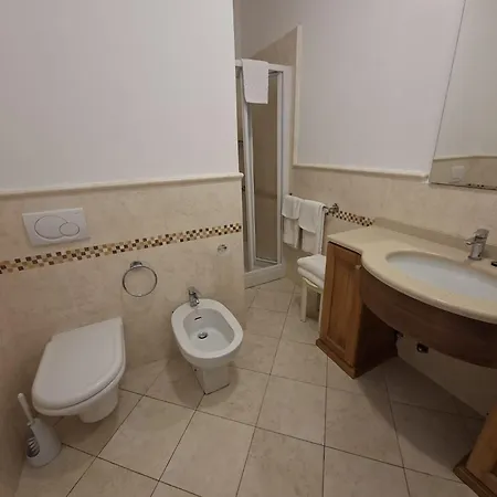 Terme Isola D'elba Srl מלון דירות פורטופראיו
