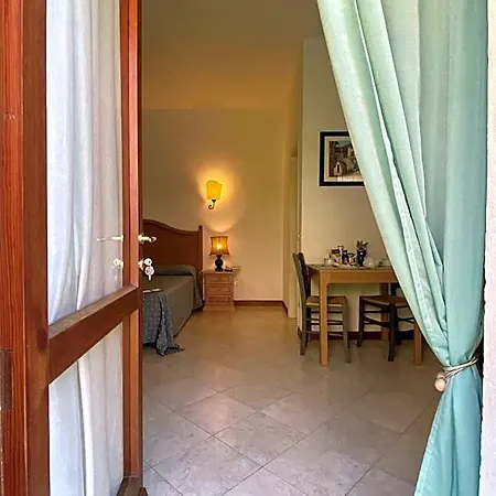 Terme Isola D'elba Srl מלון דירות פורטופראיו
